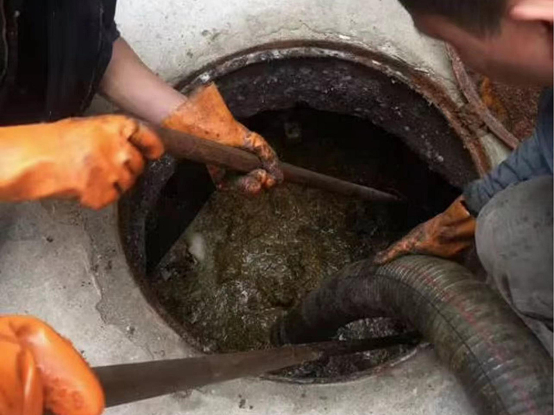 社旗县清理化粪池时如何避免沼气的危害?